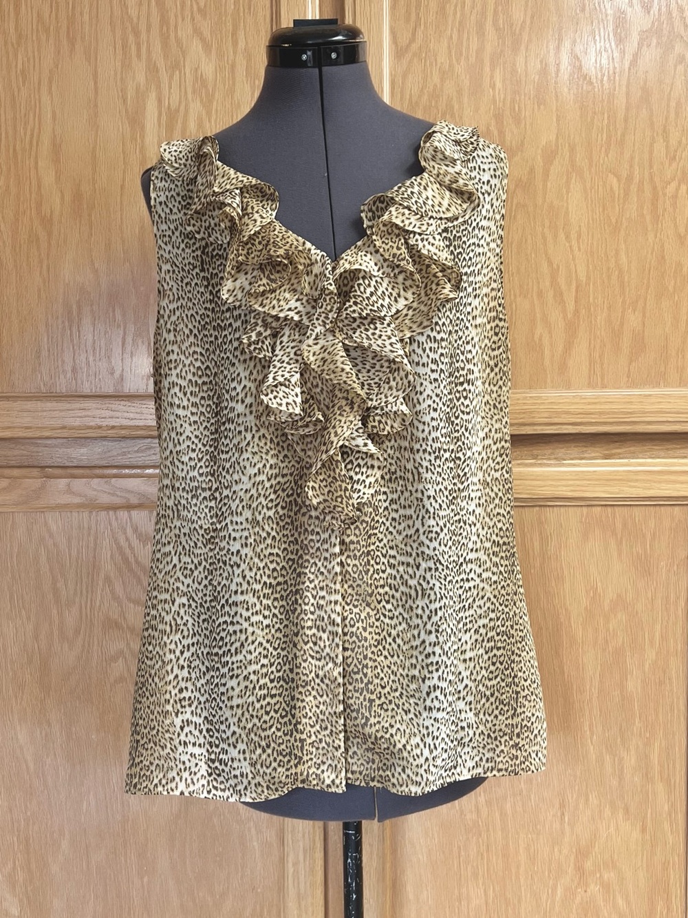 Anne Klein Leopard Print Ruffle V-Neck Sleeveless Top